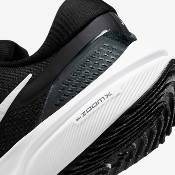 NWT Nike Women's Vomero 16 Road Running Shoes, Size: 7, Black/White - Picture 6 of 6